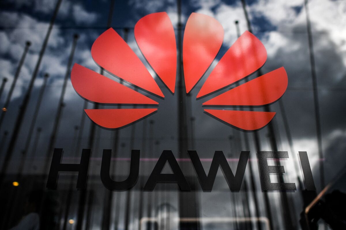 China Vows ‘Forceful Measures' After Taiwan's Huawei Export Curb
