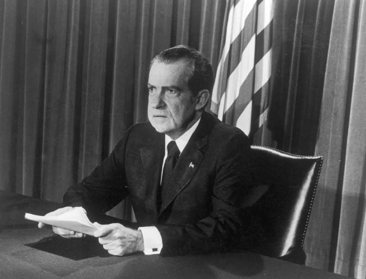Trump Does His Nixon Impersonation