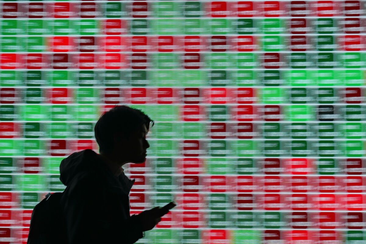 Ex-Nomura Strategist Says Analysts Can't Forecast Japan Stocks