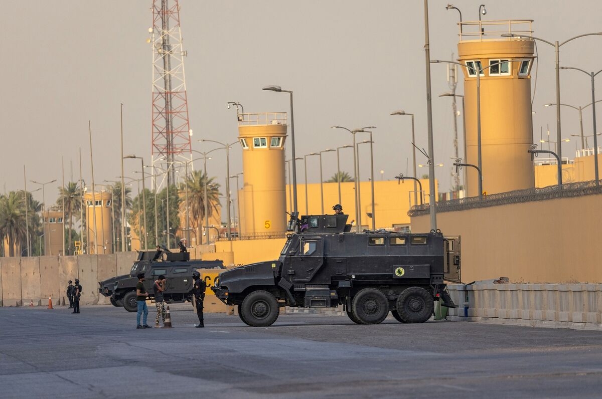 Oil Extends Jump as US Pulls Some Embassy Staff From Middle East