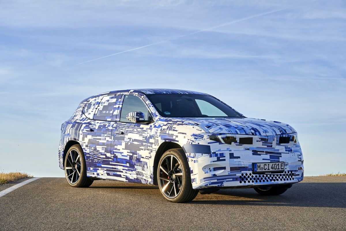 BMW Strikes Back at Tesla With Longer-Range EVs