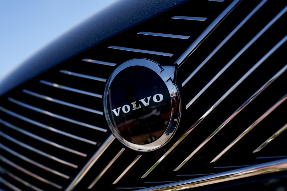 Volvo Car Income Fell in Second Quarter as Tariffs Hit Sales