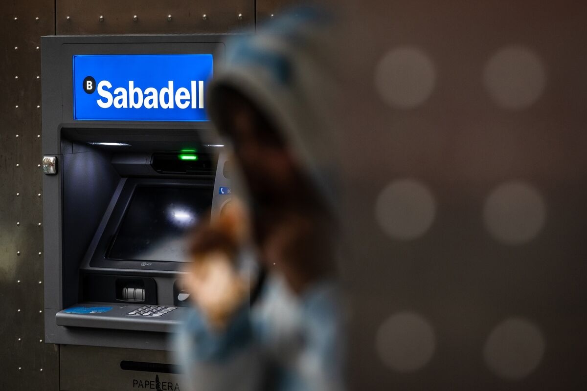 TSB Sale Makes BBVA Takeover of Sabadell Harder, Analysts Say