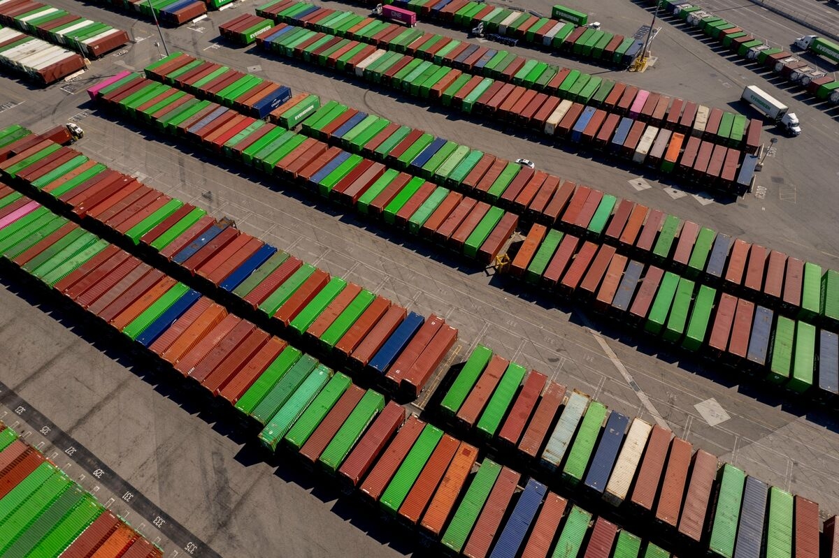 Trump's New Tariffs on China, Canada and Mexico to Take Effect