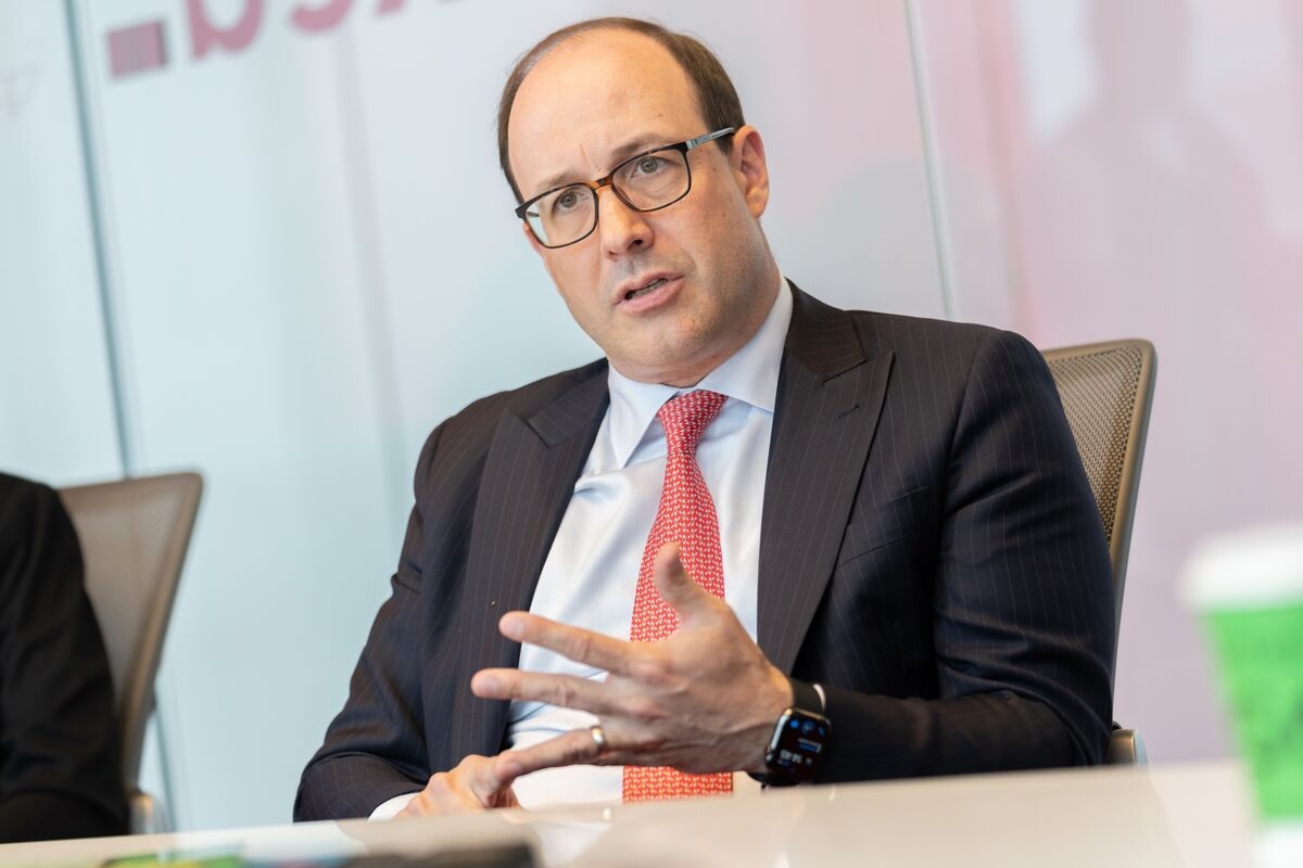 Canada's $330 Billion Fund to Scale Back Direct PE Investments