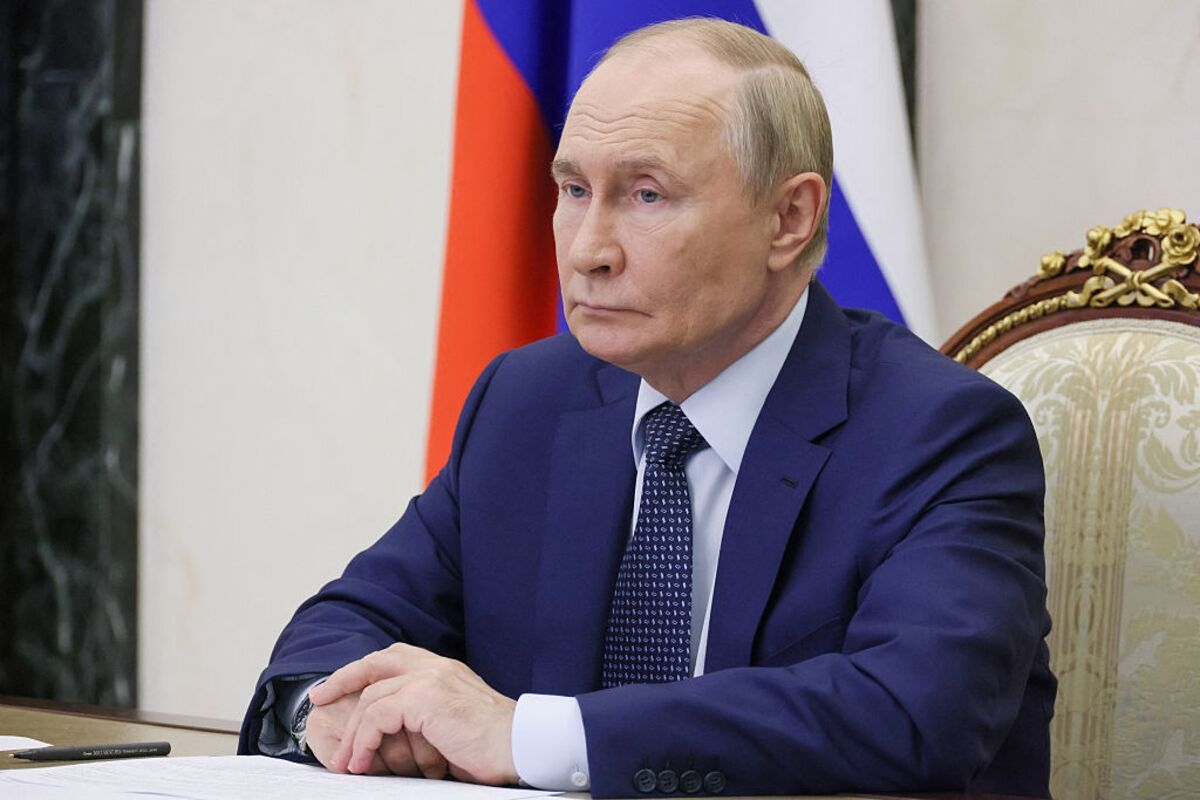 Russia's Once-Hot War Economy Shows More Cracks