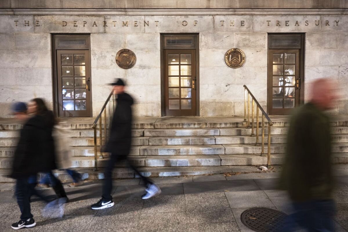 US Long-Dated Debt Faces Crucial Test in $22 Billion Auction
