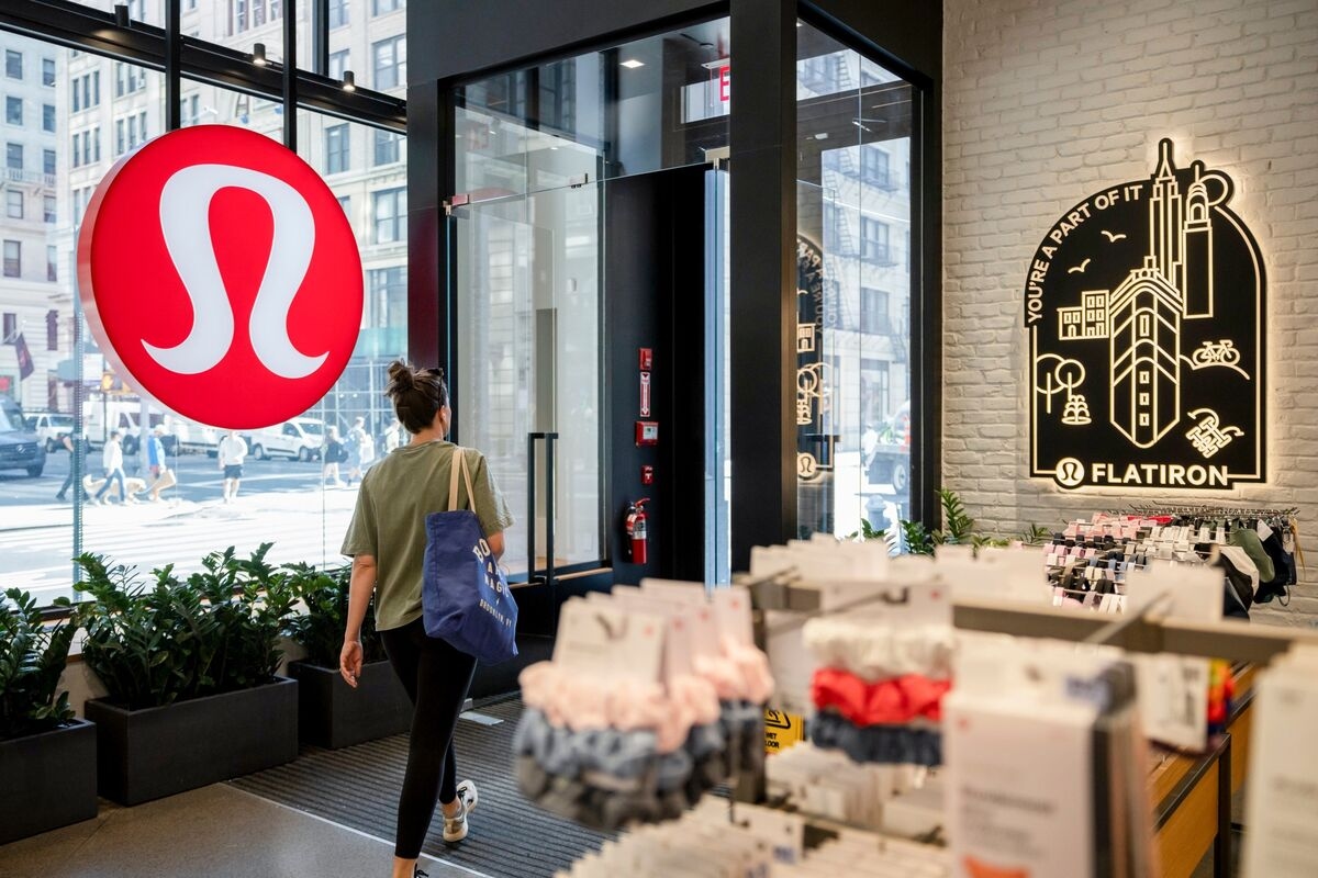 Lululemon Billionaire Pledges Stock for $500 Million in Loans