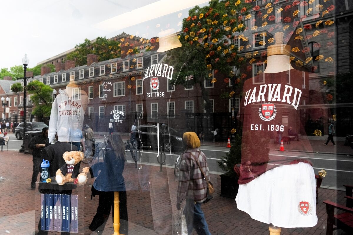 Harvard Gets Other Universities' Backing in Trump Funding Fight