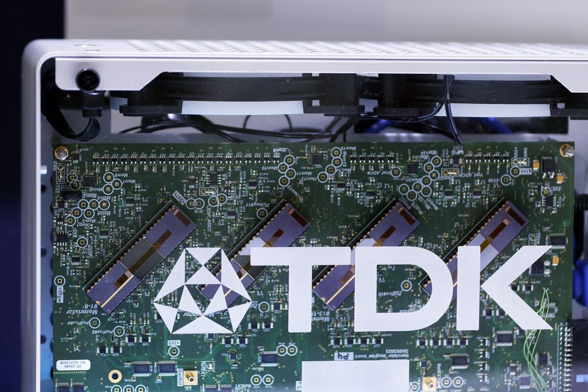 IPhone Supplier TDK Readies Batteries Geared for Thin AI Gadgets