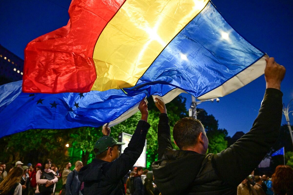 Romanian Pro-EU Election Result Lifts Economy, Top Bank CEO Says