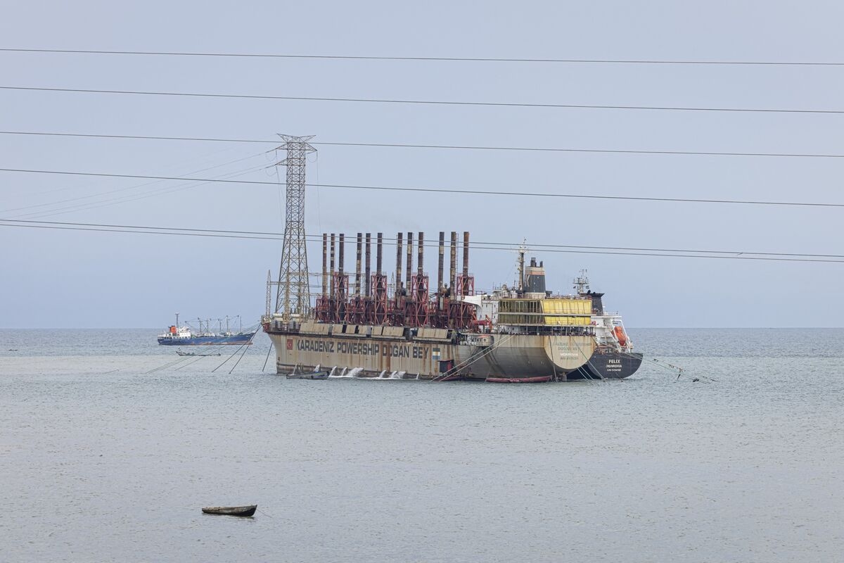 Iraq Orders Floating Power Plants to Ease Electricity Crisis