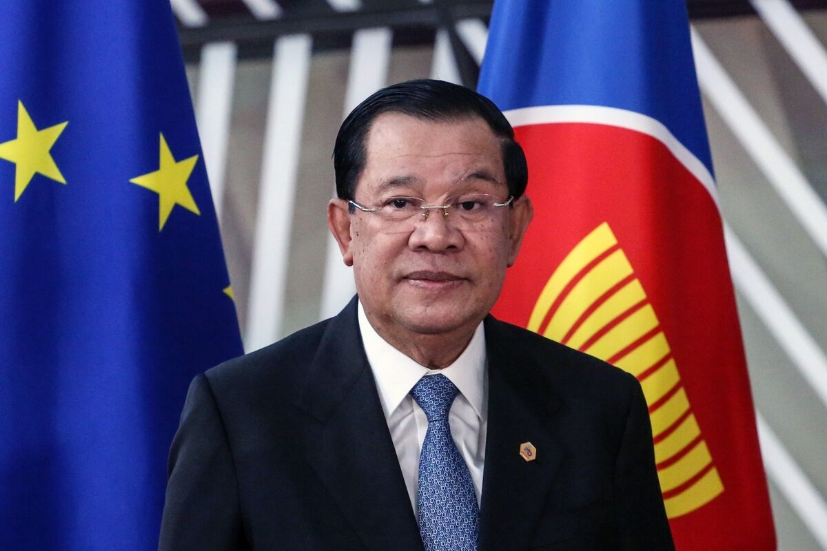 Cambodia's Hun Sen Urges Change in Thai Leadership Over Border Dispute
