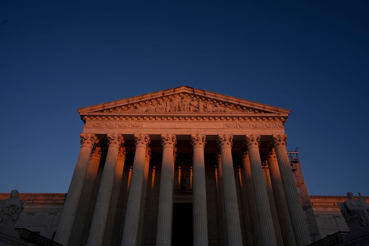 White House Eyes Supreme Court in Associated Press Access Fight