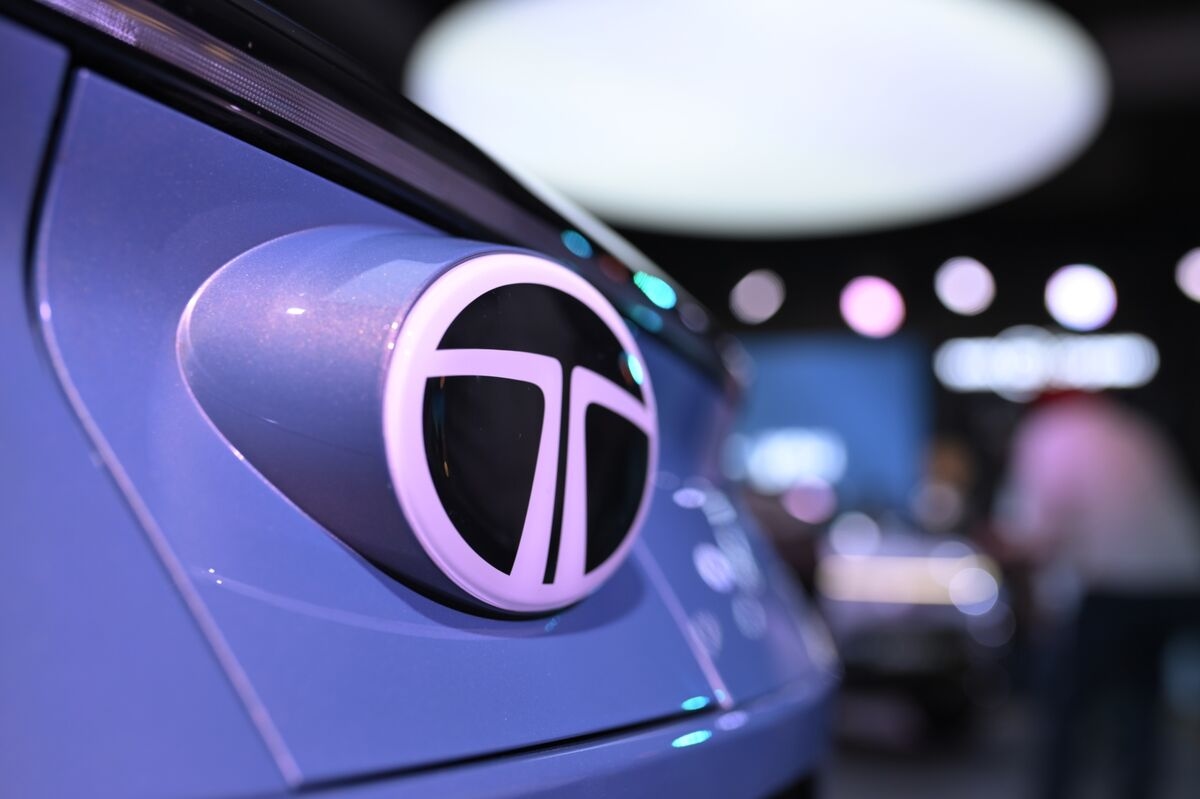 Tata Motors Profit Falls 63% on JLR Slump, US Tariff Pain