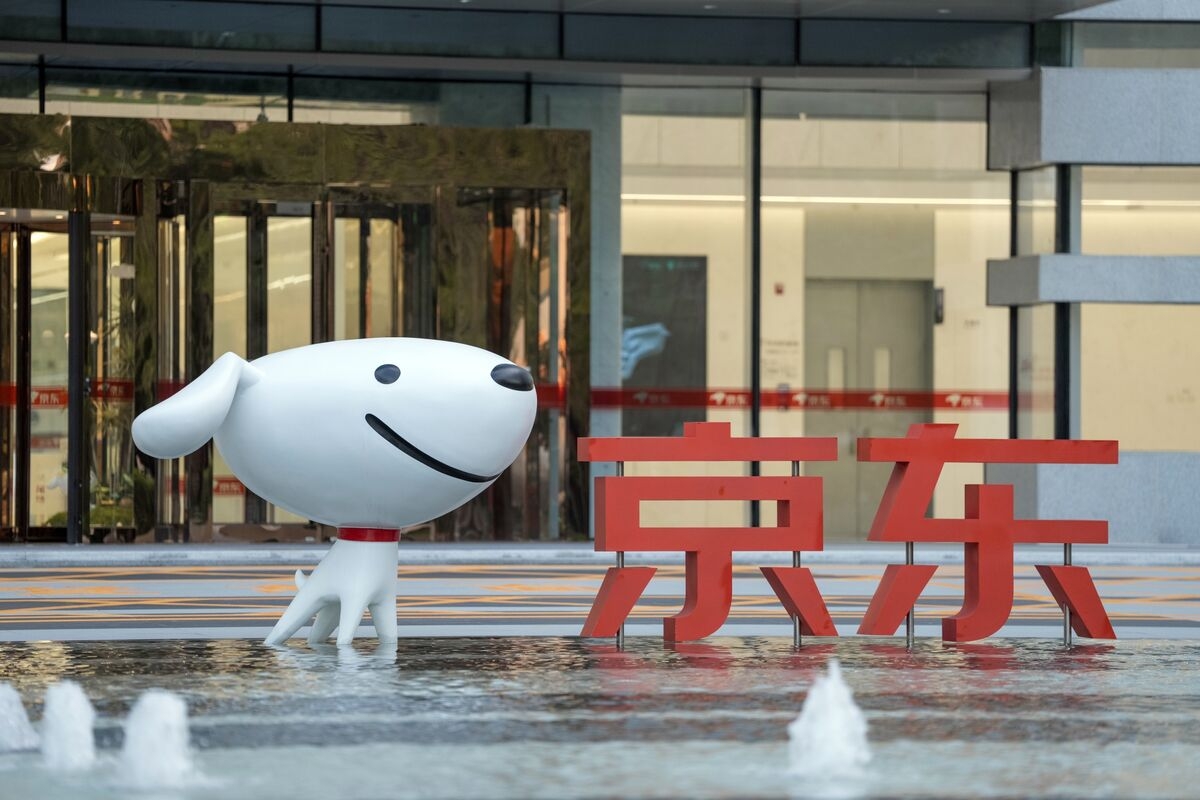 JD to Add 100,000 Delivery Riders in China to Take On Meituan