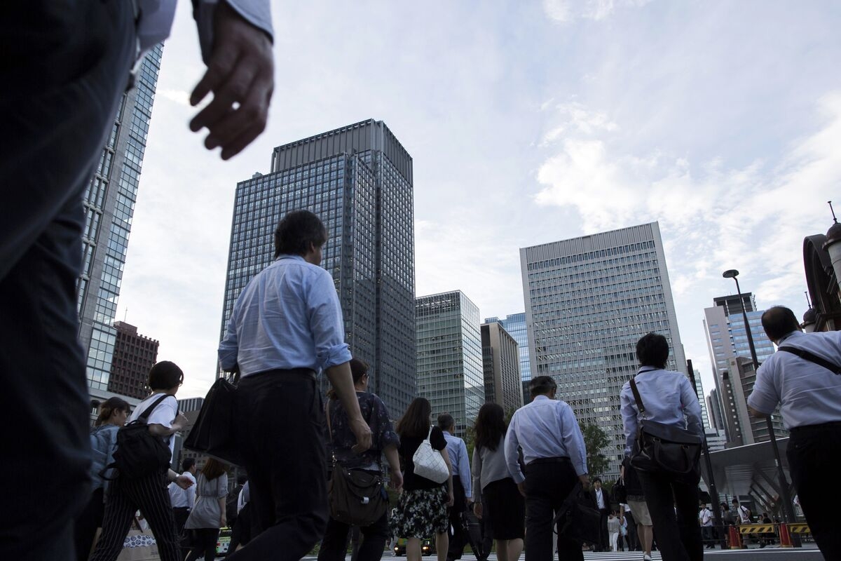 Wall Street Banks Are Battling for Japan's Top Young Talent
