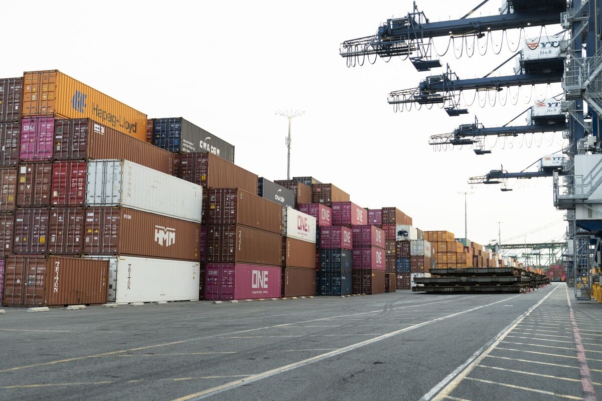 China Suspends Export Controls, Sanctions Over US Entities