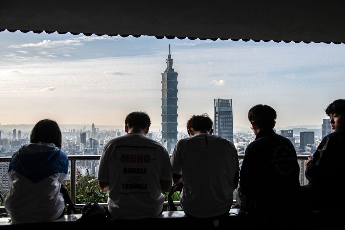 Taiwan's Central Bank Wards Off FX Speculators Piling Into ETFs