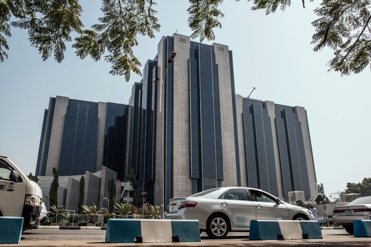 Nigeria's Central Bank Halts Dividends, Bonuses for Some Banks