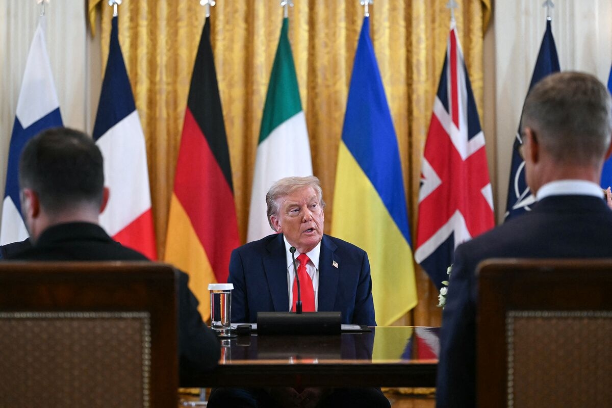 Trump Says Putin, Zelenskiy Must Show Flexibility, Pushes Summit