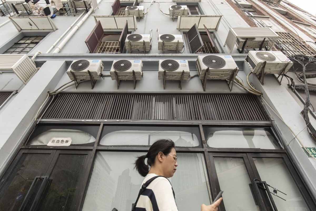 Asia's Gas Buying Spree Is Wilting in the Summer Heat