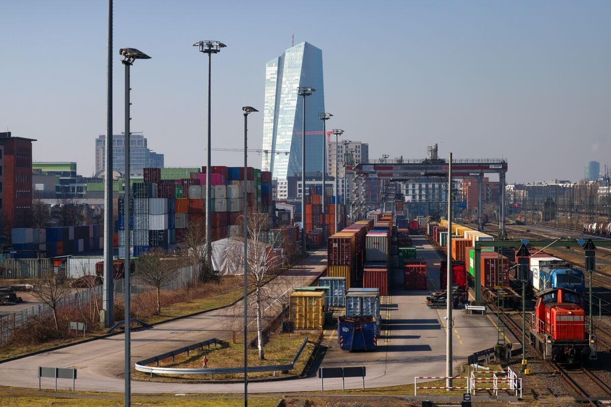 ECB Nearly Or Already at the End of Easing Cycle, Kazimir Says