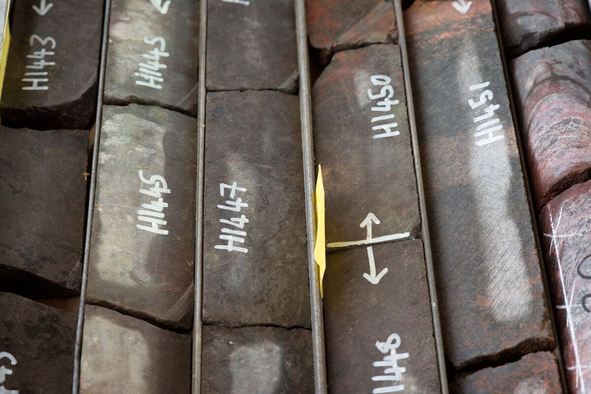 Russia's Top Oil Producer Buys Giant Siberian Rare-Earth Deposit