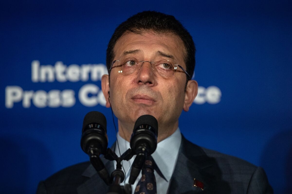 Turkey's Popular Mayor Faces Political Ban in Latest Trial