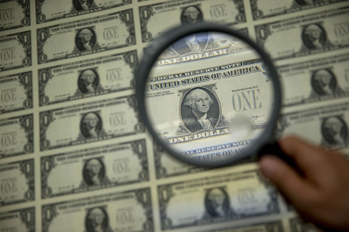 Corporate Cash Levels Are Starting to Fall