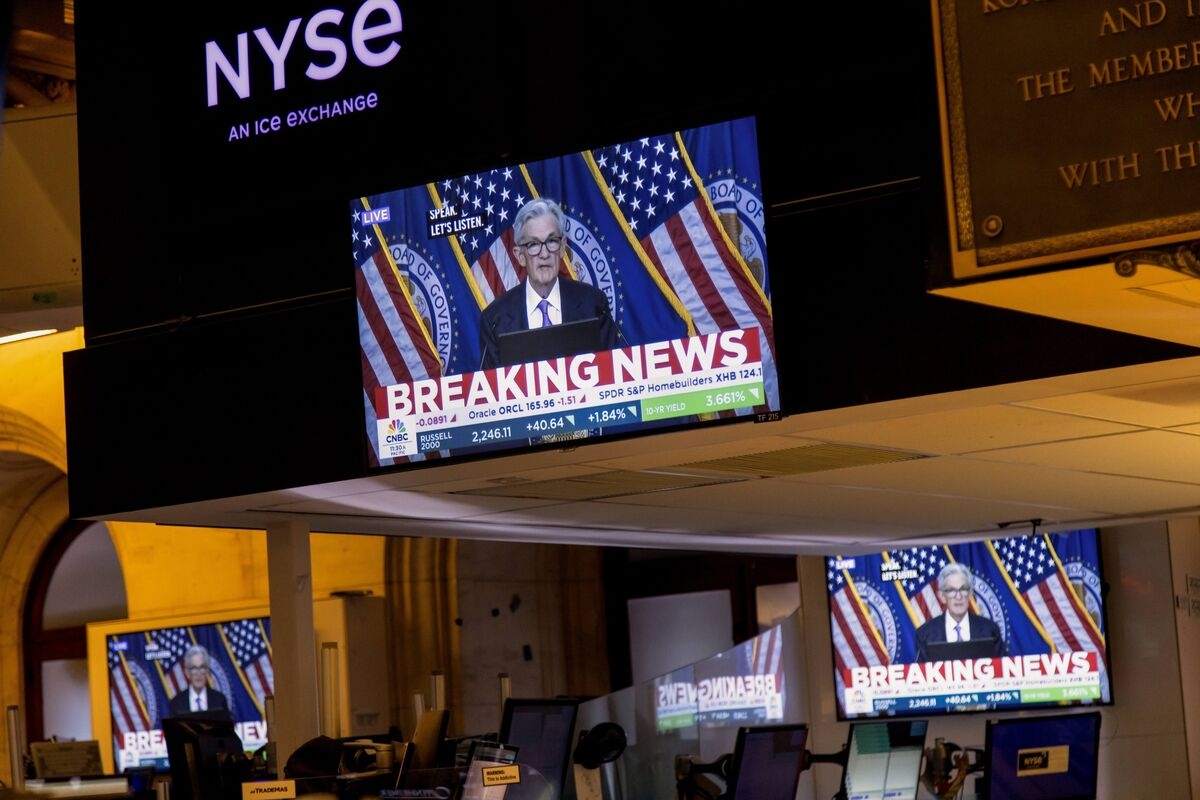 Bond Traders Step Up 2026 Fed Cut Bets After Trump Bashes Powell