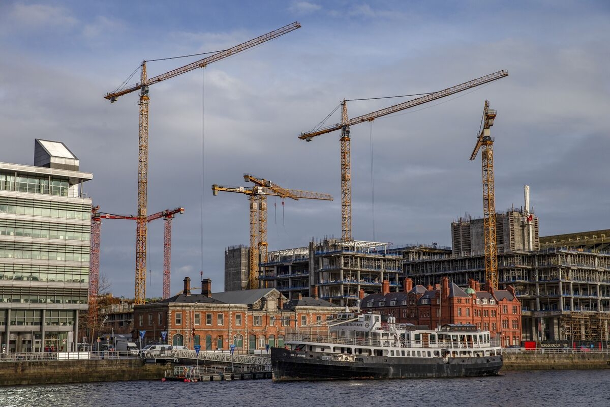 Ireland Signals Budget Caution on Rising Global Trade Risks