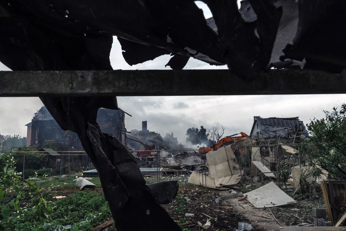Russia to Attend Fresh Talks as Ukraine Demands Peace Proposals