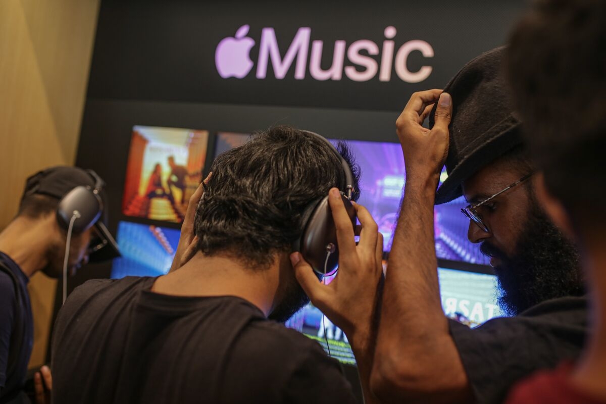Apple Reshuffles Government Affairs and Music Divisions in Latest Changes