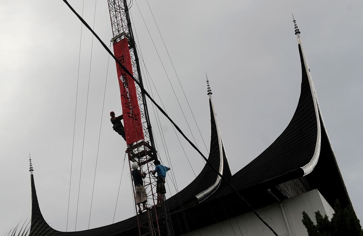 I Squared Is Said to Eye DigitalBridge Towers in Southeast Asia