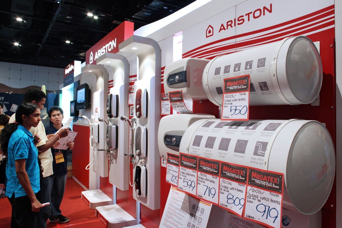 Putin Returns Russian Unit to Ariston After Lobbying From Italy