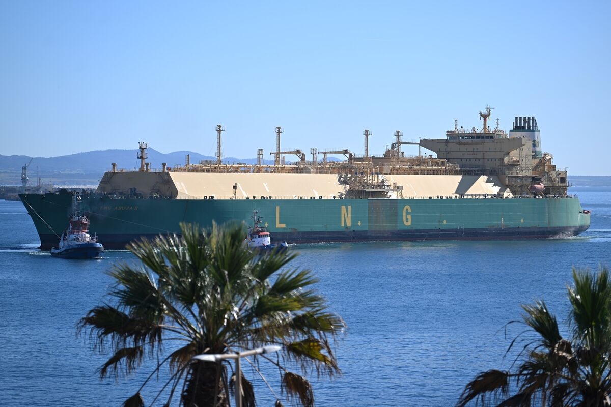 Europe LNG Demand Is So Hot That Cargoes Land at Wider Discounts