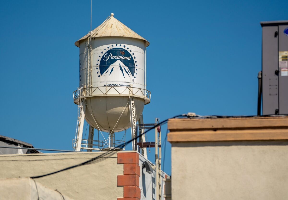 Paramount Suitor Meets With FCC Chairman, Seeking OK for Deal