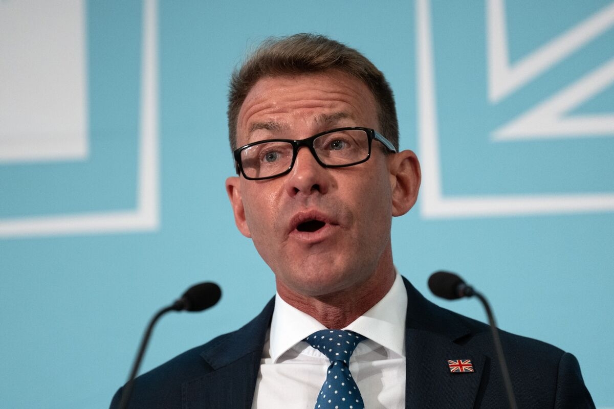 Farage's Reform UK Appoints Murdoch TV Station Anchor as Chair