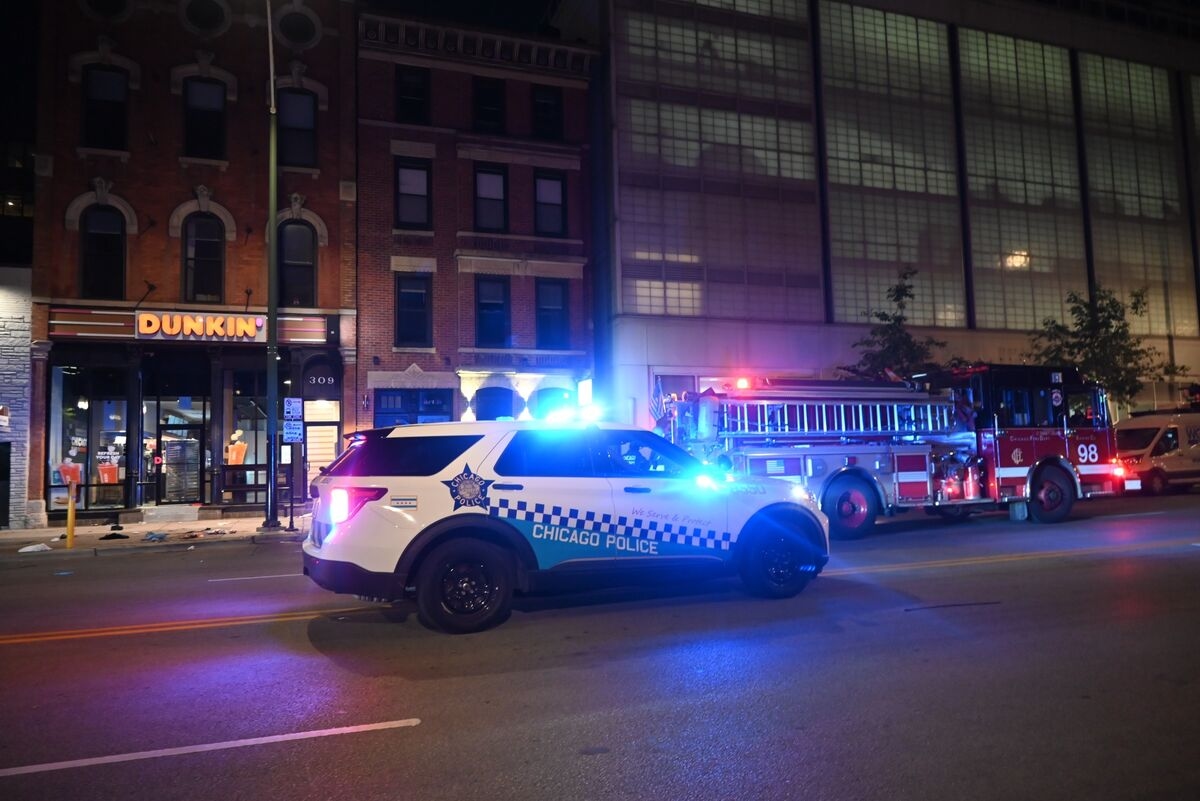 Drive-by shooting in Chicago Leaves 4 Dead, 14 Others Wounded