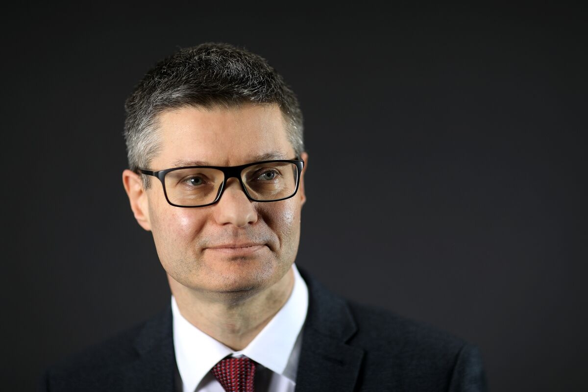 Next CEO Wolfson Sells £12.4 Million of Shares at Near-Record