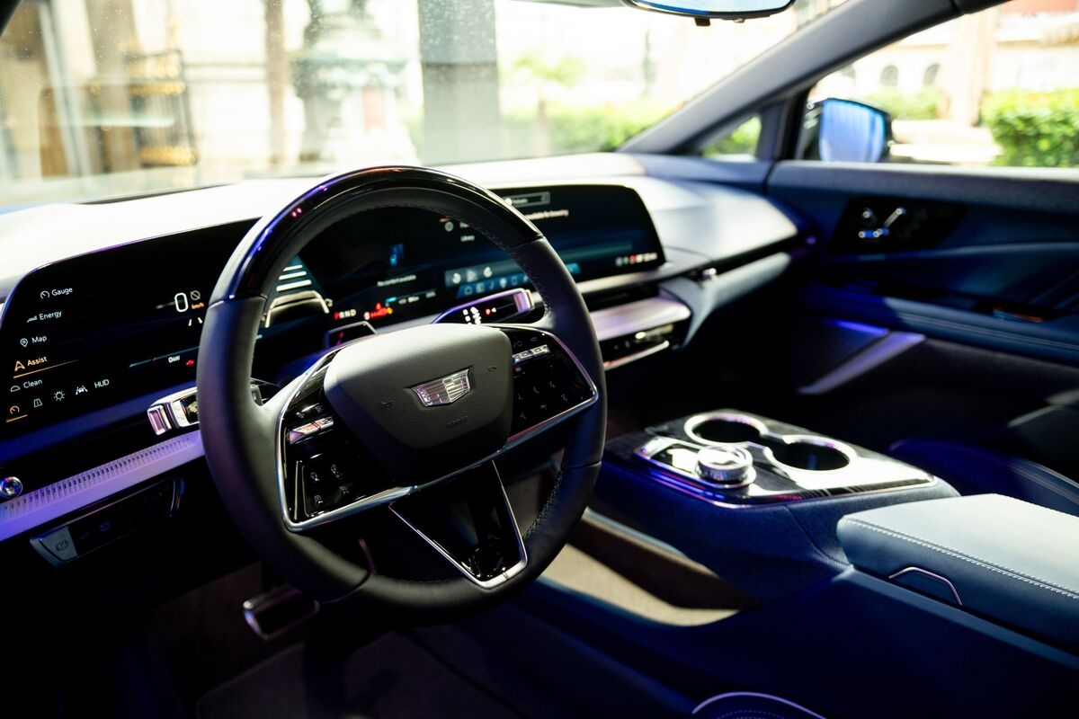As Tesla US Sales Dip, GM EVs Close the Gap
