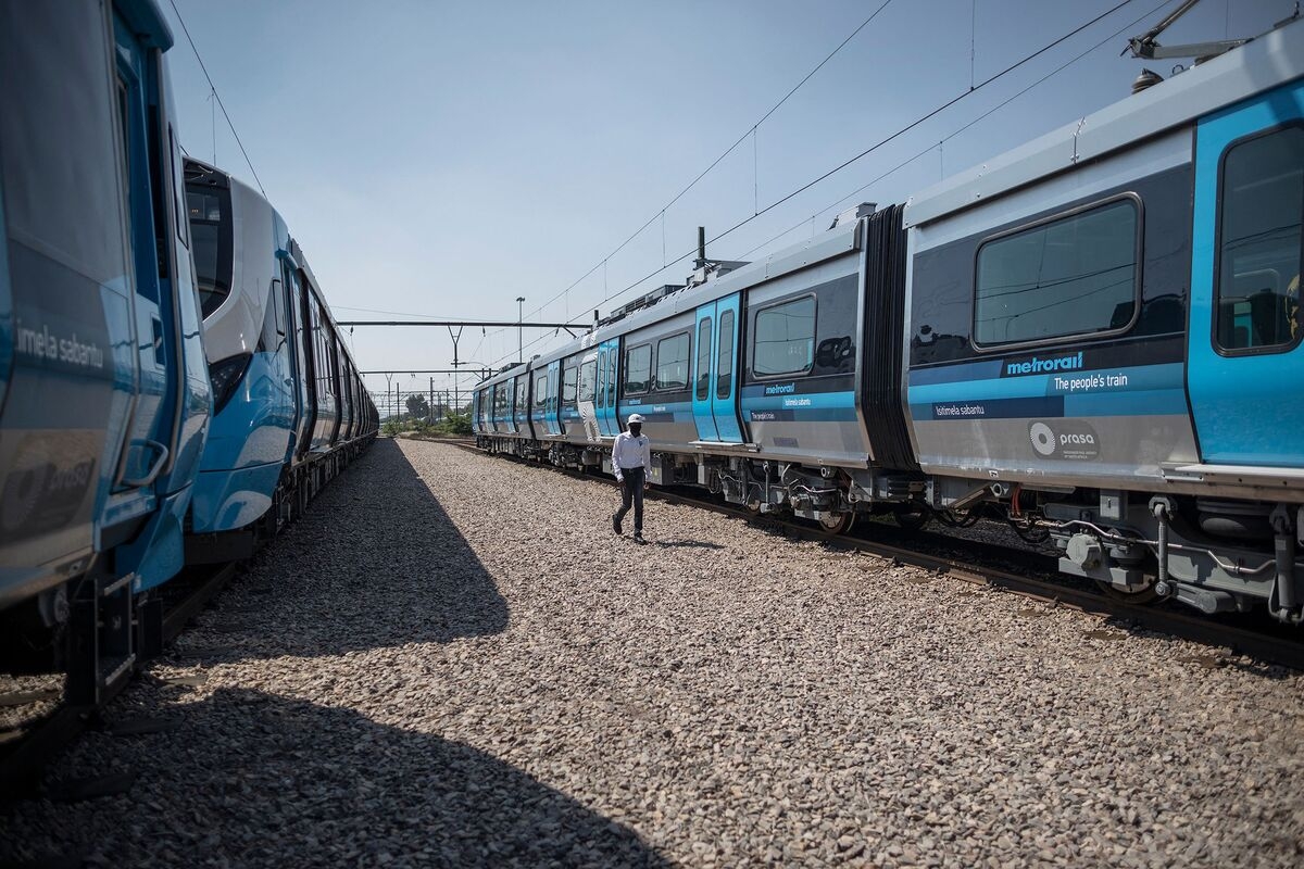 South African Union Sets Deadline for Passenger Rail Pay Talks