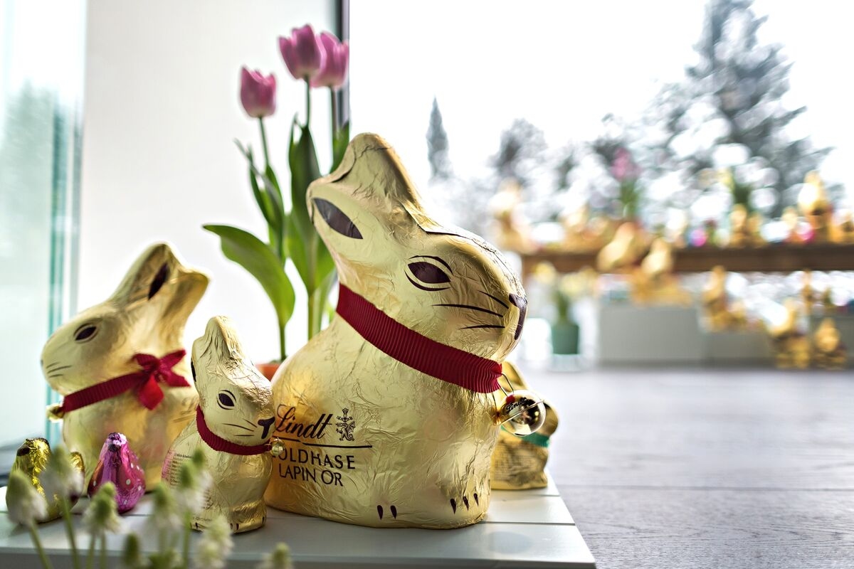 Lindt Weighs Making Chocolate Bunnies in US as Trump Tariffs Hit