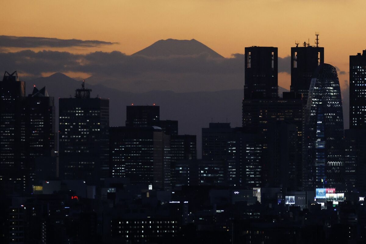 JSDA Said to Probe Brokerages on Unsuitable Japanese Bond Sales