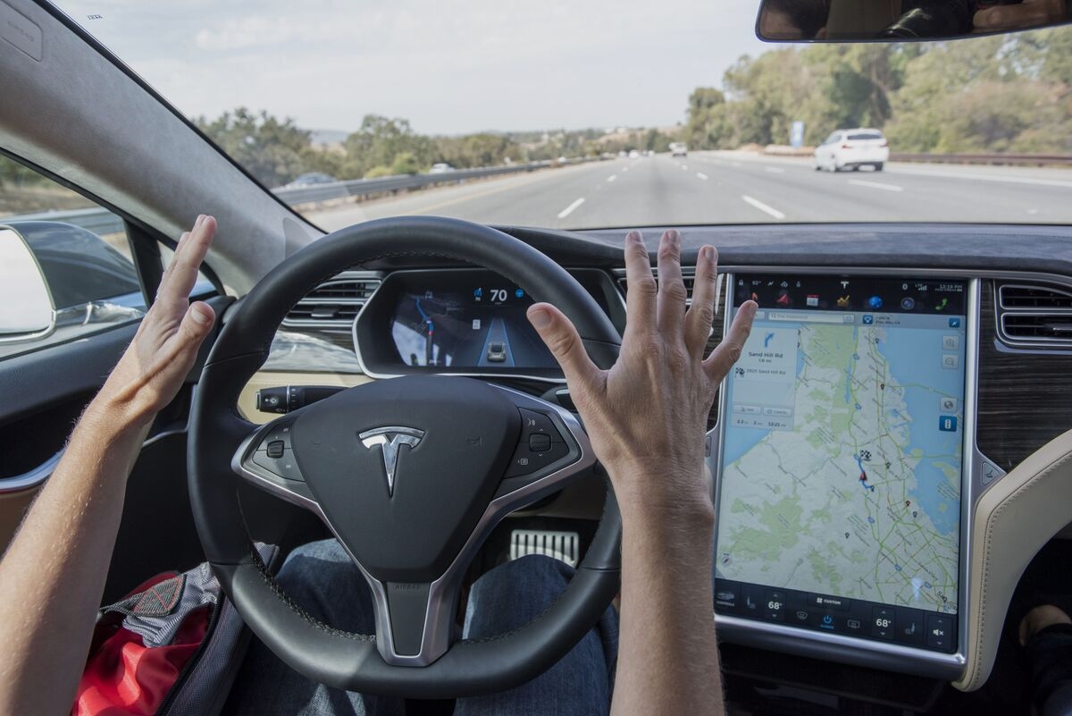 Tesla to Fight California's Claim It Overhypes Autopilot