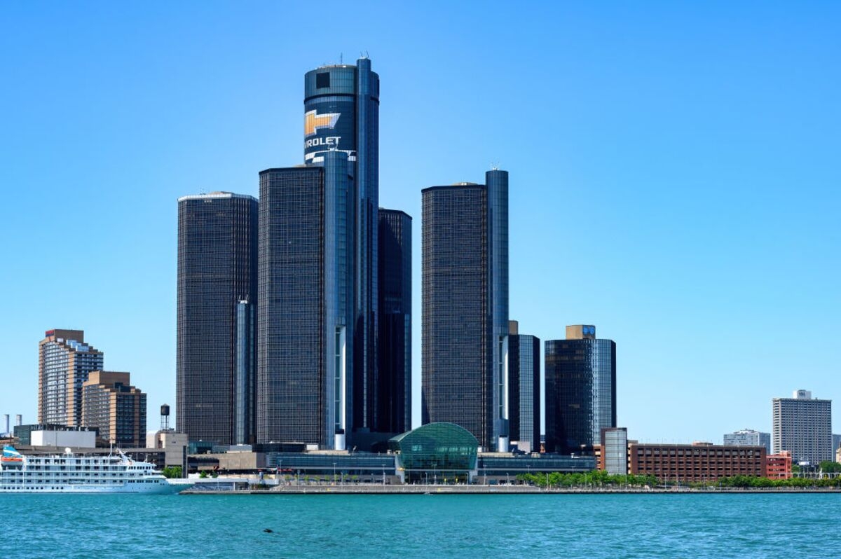 Detroit Debates the Fate of GM's Hulking Former Headquarters