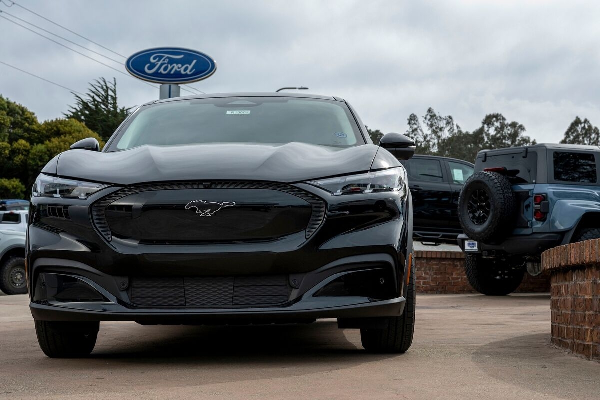 Ford Halts Dealer Sales of Electric Mustang Over Lock Glitch