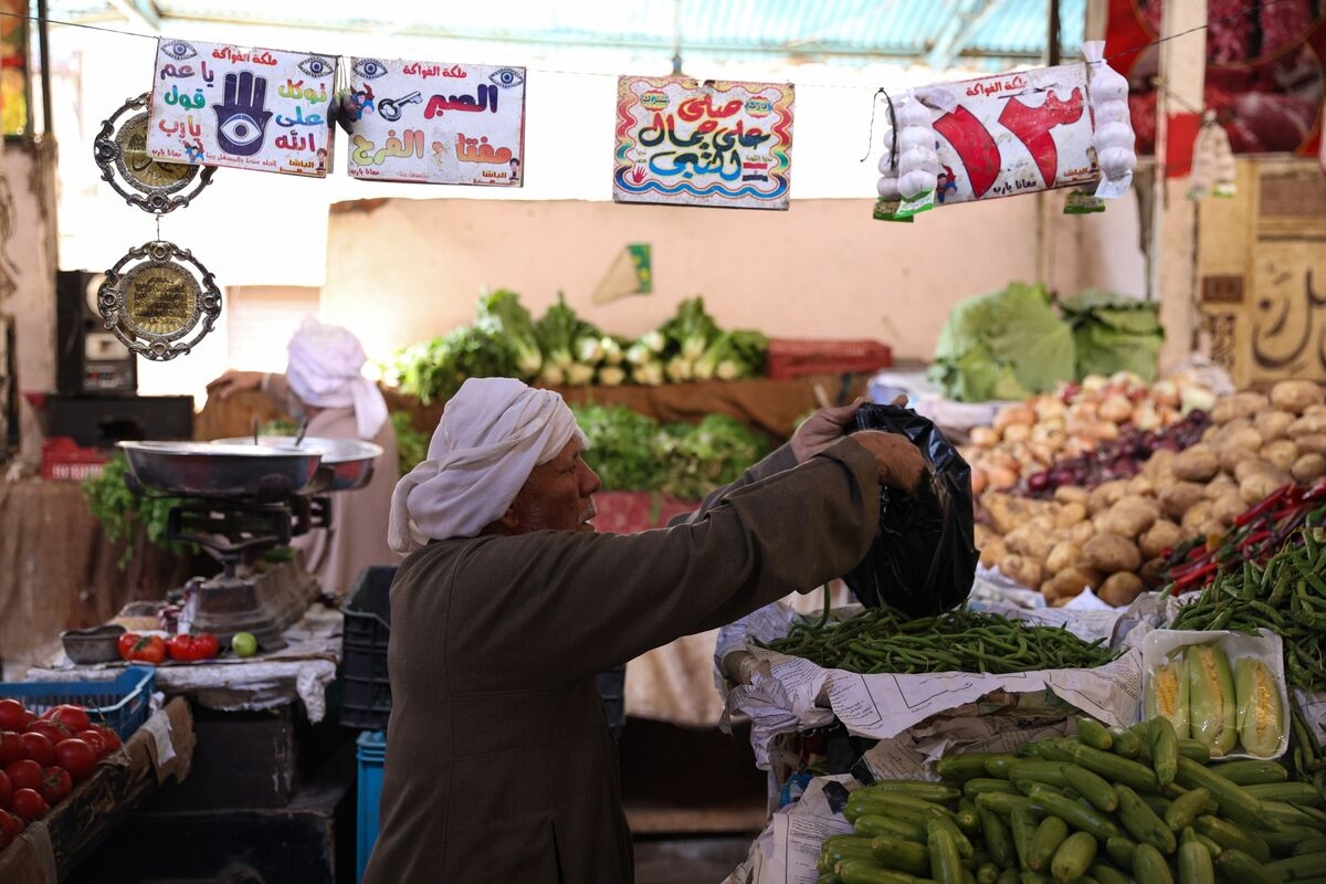 Egypt Inflation Quickens Just as Central Bank Weighs More Cuts