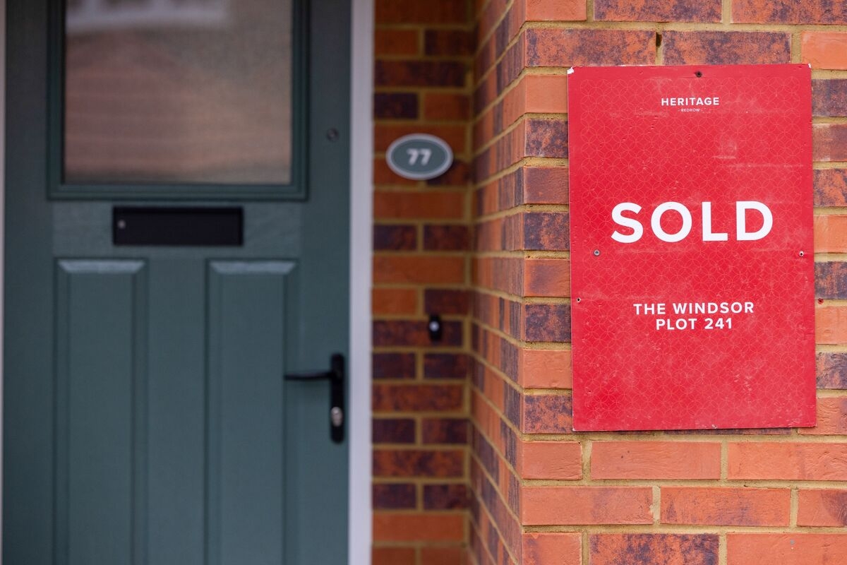 Lloyds Income Boosted as Homebuyers Rushed to Beat Stamp Duty